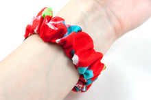 Load image into Gallery viewer, Iris Apple Watch Scrunchie Band
