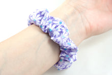 Load image into Gallery viewer, Lavender Daisy Apple Watch Scrunchie Band - 38mm 42mm / 40mm 44mm Series 1 - 6 &amp; SE

