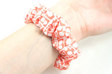 Load image into Gallery viewer, Lilla Prata Coral Apple Watch Scrunchie Band - 38mm 42mm / 40mm 44mm Series 1 - 6 &amp; SE
