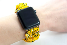 Load image into Gallery viewer, Bandana Apple Watch Scrunchie Band
